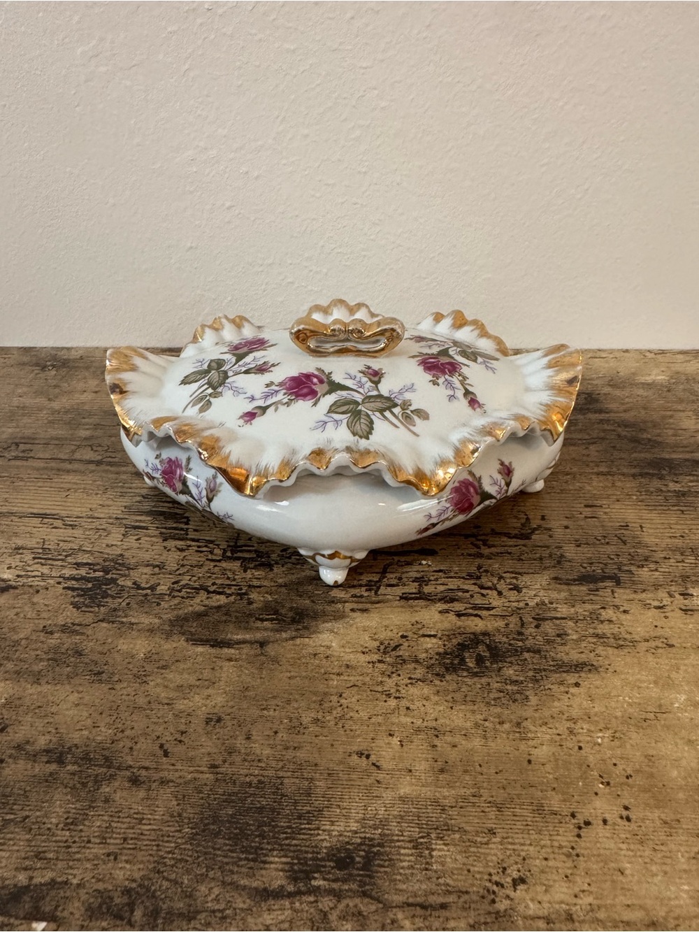 Vintage Porcelain Rose Trinket Box with Lid & Gold Trim - Picture 4 of 9